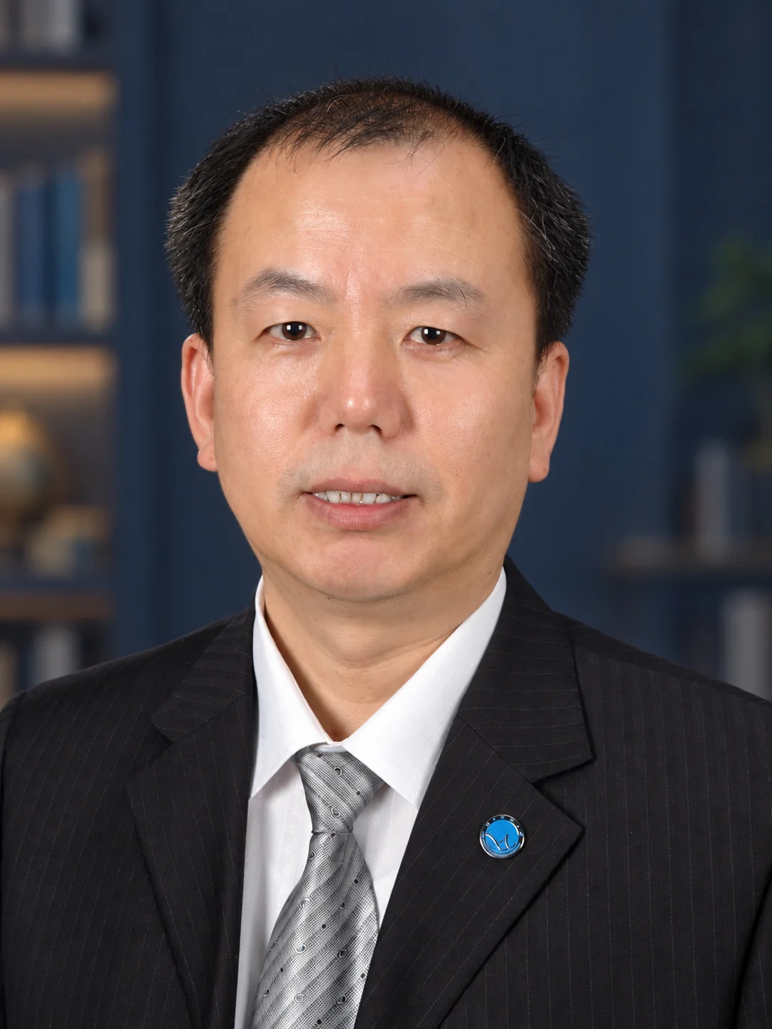 马银峰教授科研专家肖像,基于本人提供的正式证件照制作